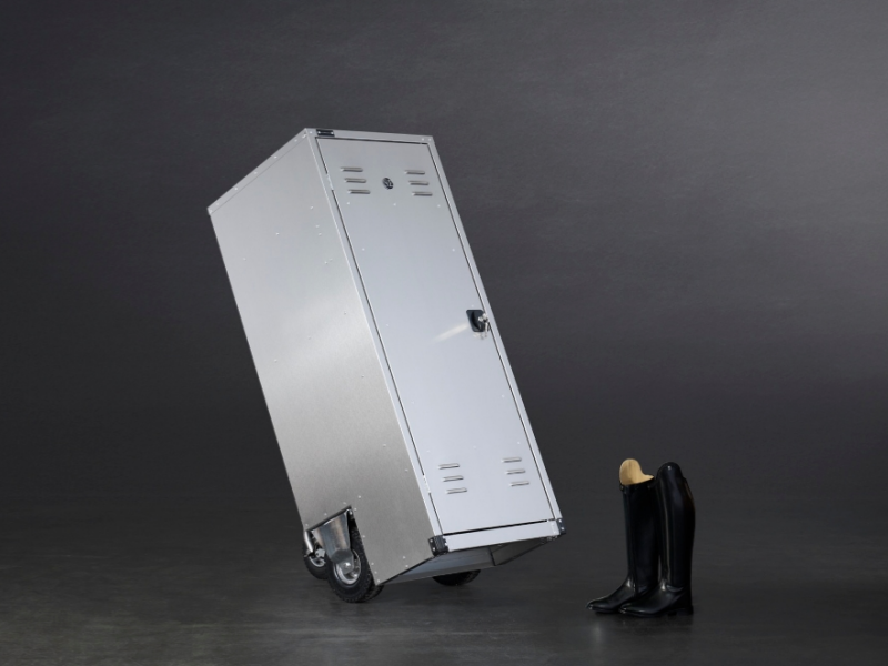 Saddle Cabinet 02