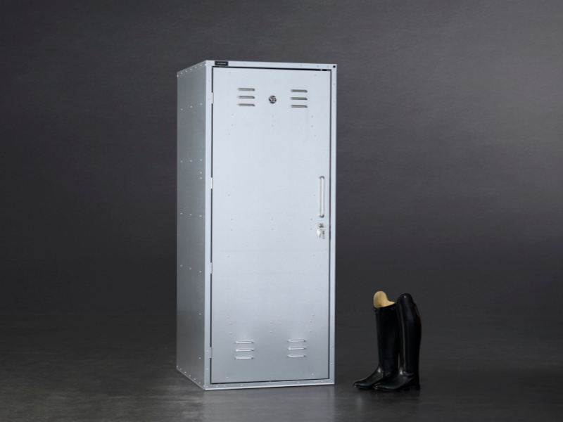 Saddle Cabinet 01